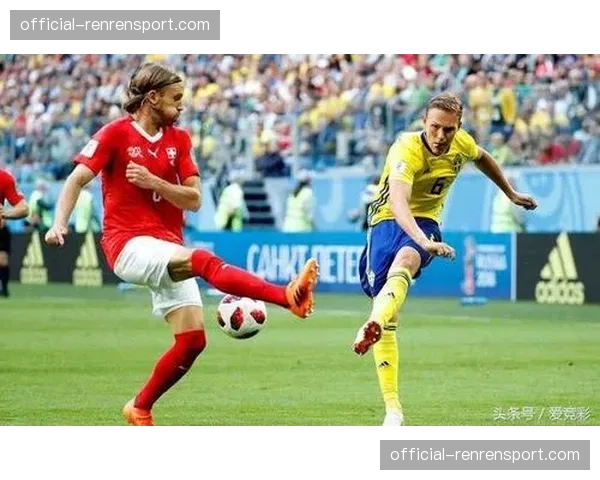 战术复盘：如何通过团队协作，瑞士车队在混合接力赛实现逆转